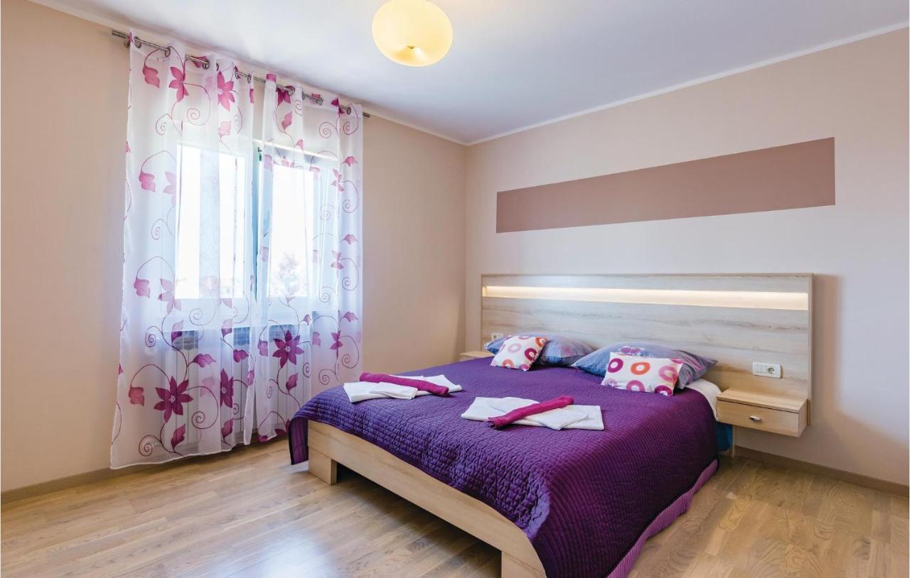 Apartment Zminj I Екстериор снимка